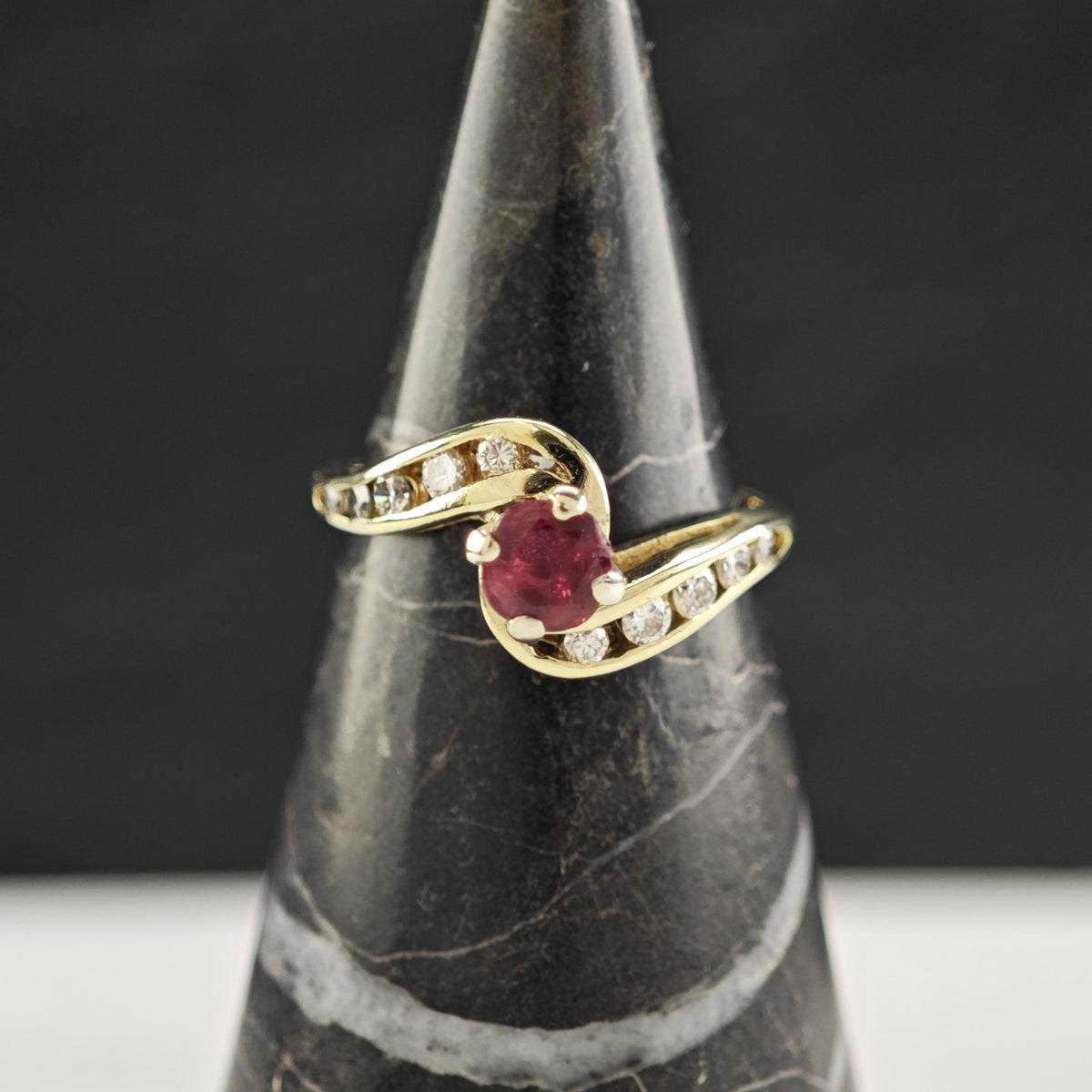 Lab Ruby & Diamond 14K Gold Ring Sz 5 1/4 R6803