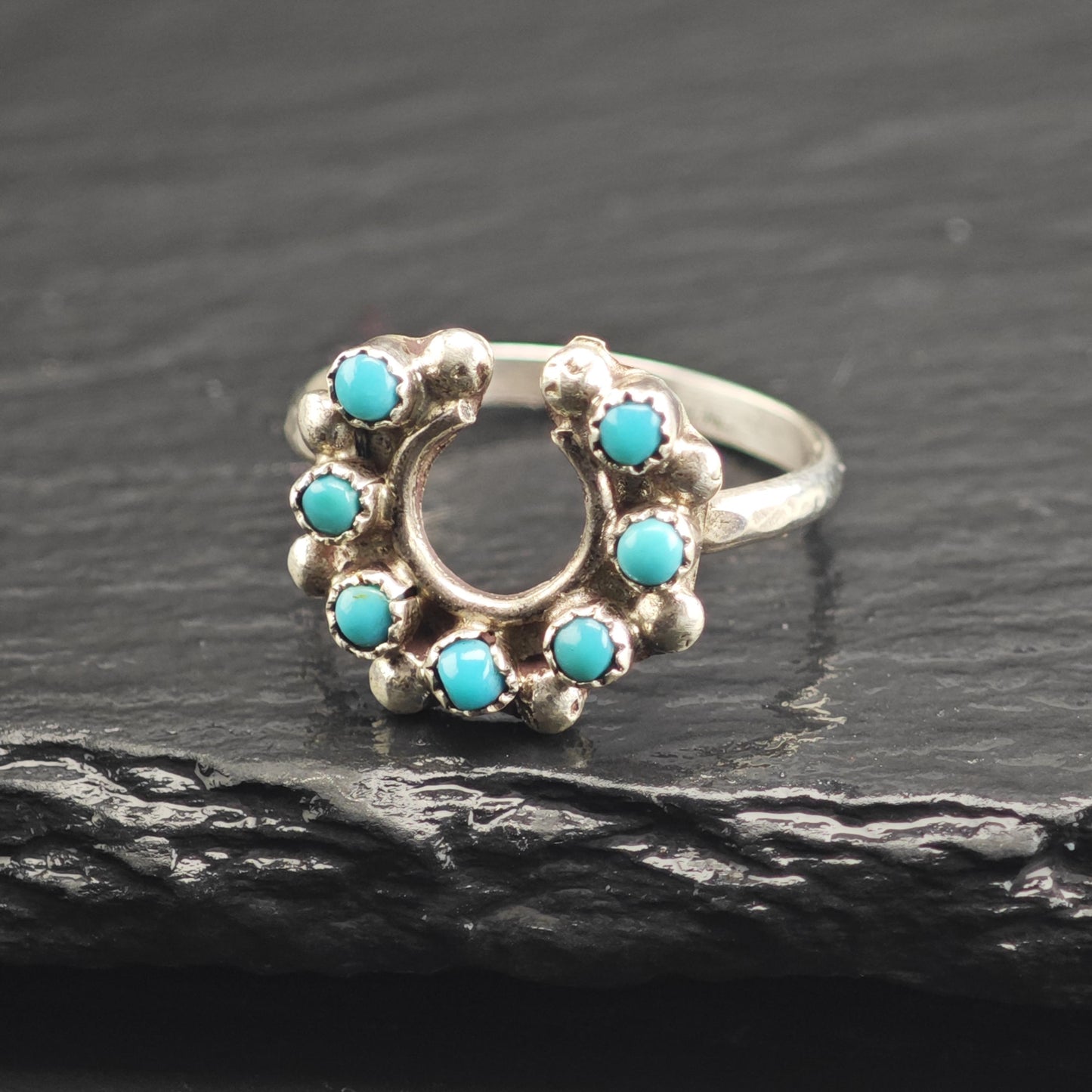 Vintage Native Petit Point Turquoise Horseshoe Shape Sterling Silver Ring Sz 6 3/4 R6662