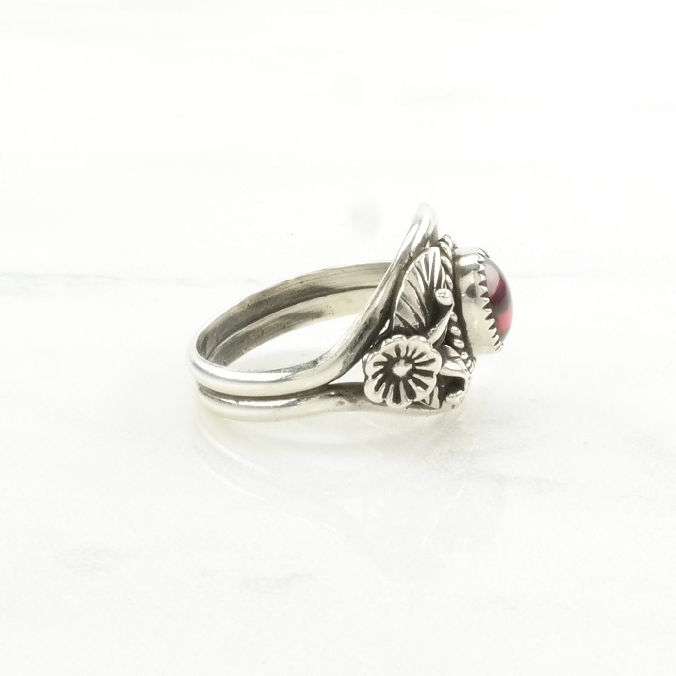 Silver Garnet Ring Floral Sterling Red Size 5 1/2