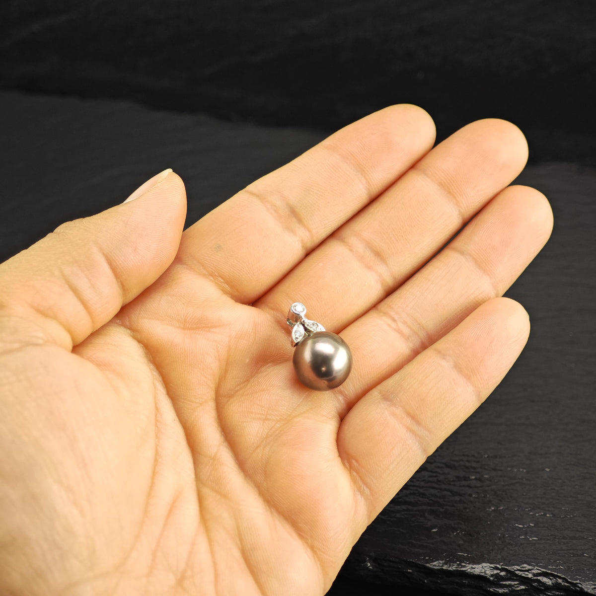 11mm Tahitian Pearl Diamond, 14K White Gold Pendant P3110