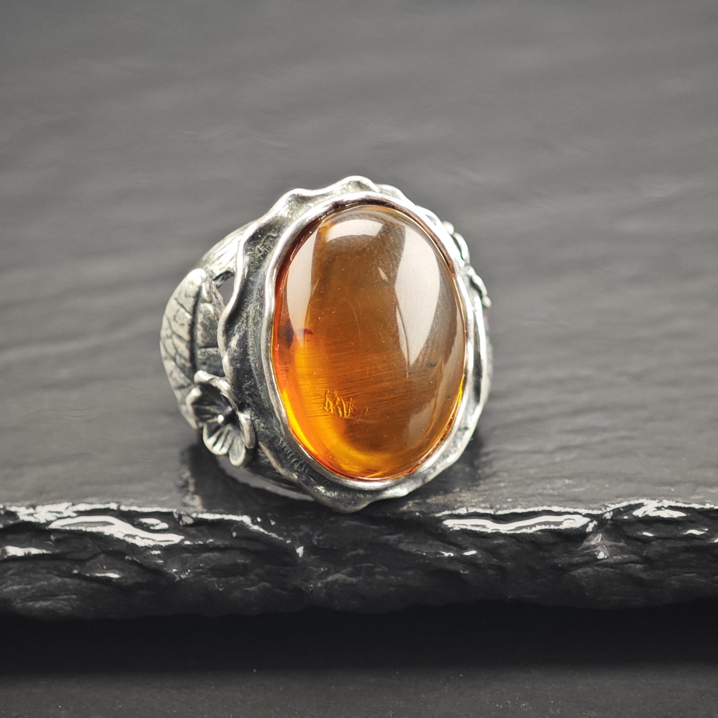 Israel Oval Amber Floral Sterling Silver Ring Sz 6 R6752