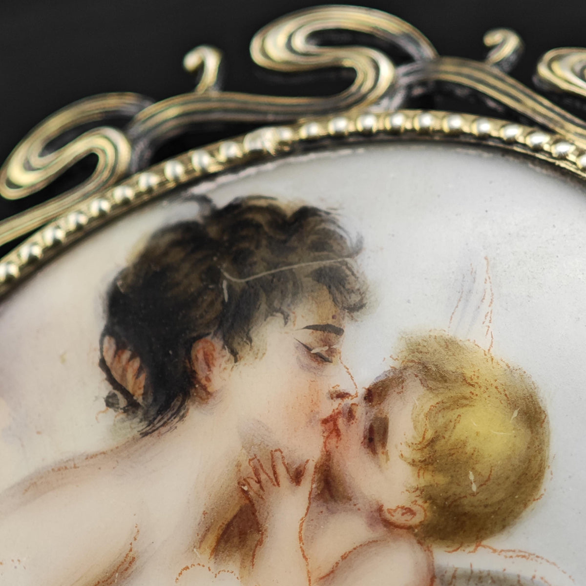 French Porcelain Painted Cupids Kiss Sterling Silver Brooch B2239