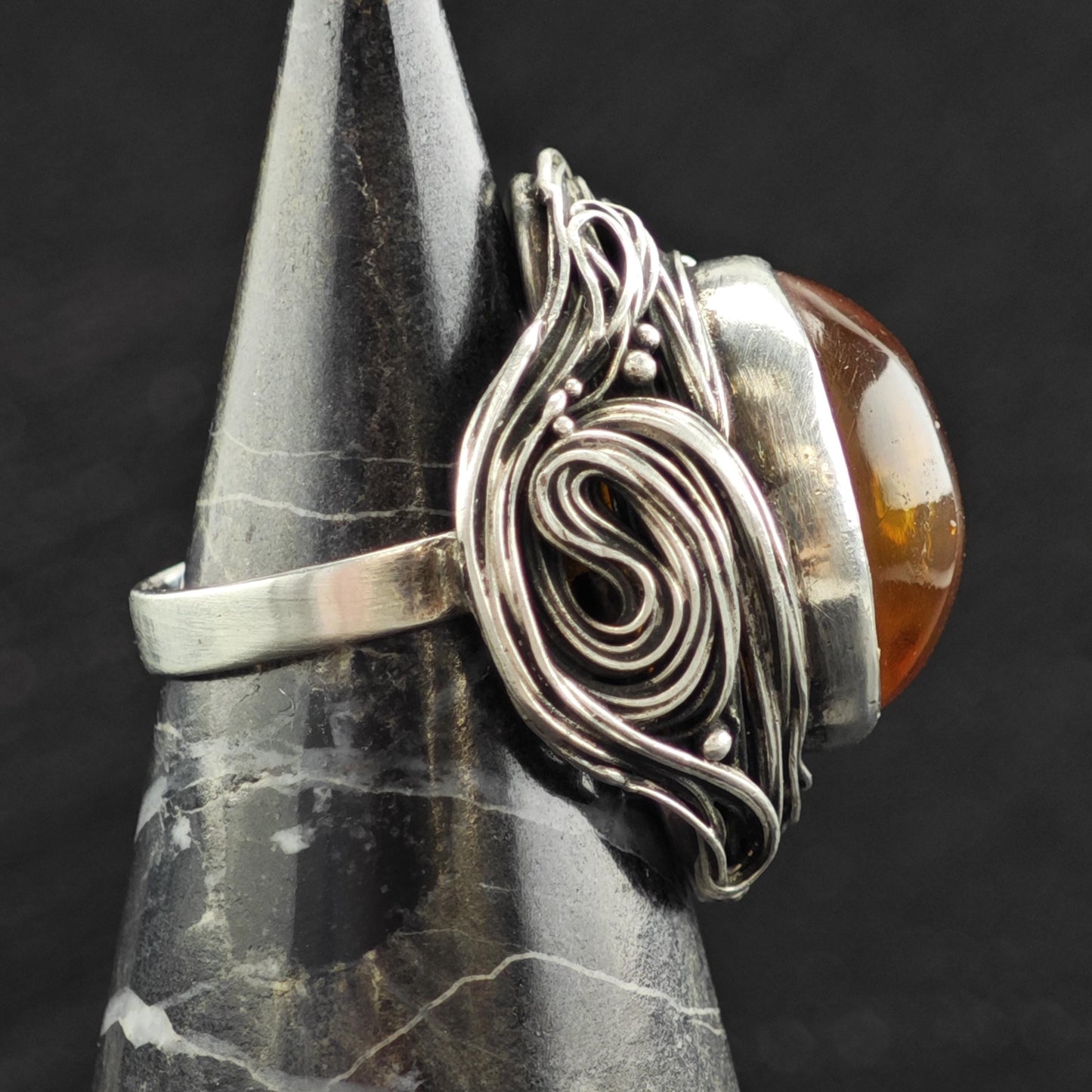 Oval Amber Wire Design Sterling Silver Ring Sz 7 R6589