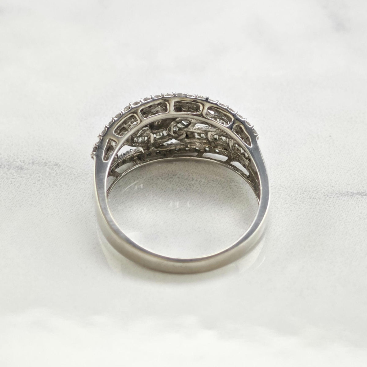 1/2 cttw Diamond 10K White Gold Ring Sz 7 3/4 R6777