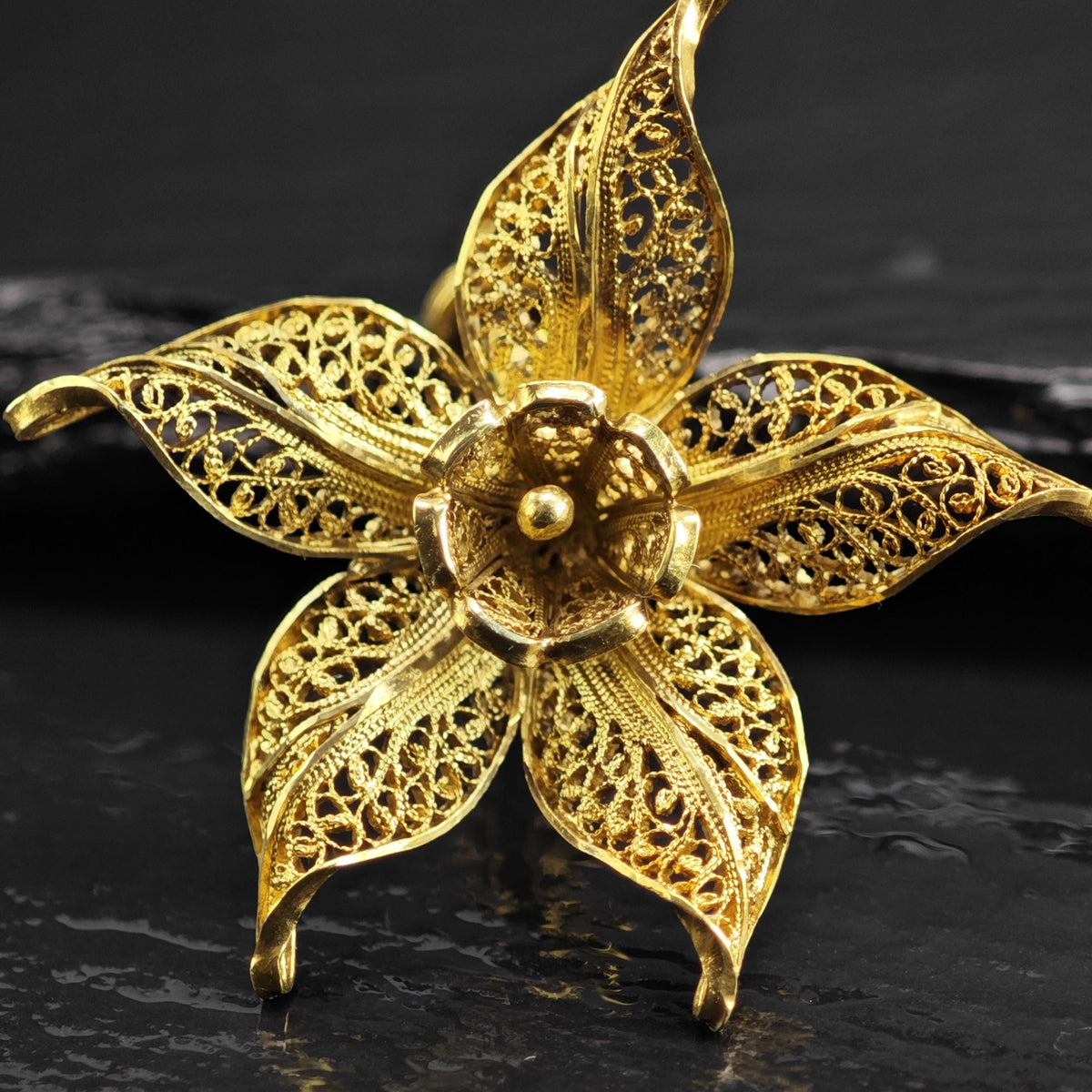 Vintage Gold Gilded Filigree Flower Sterling Silver Screw Back Earrings ER3209