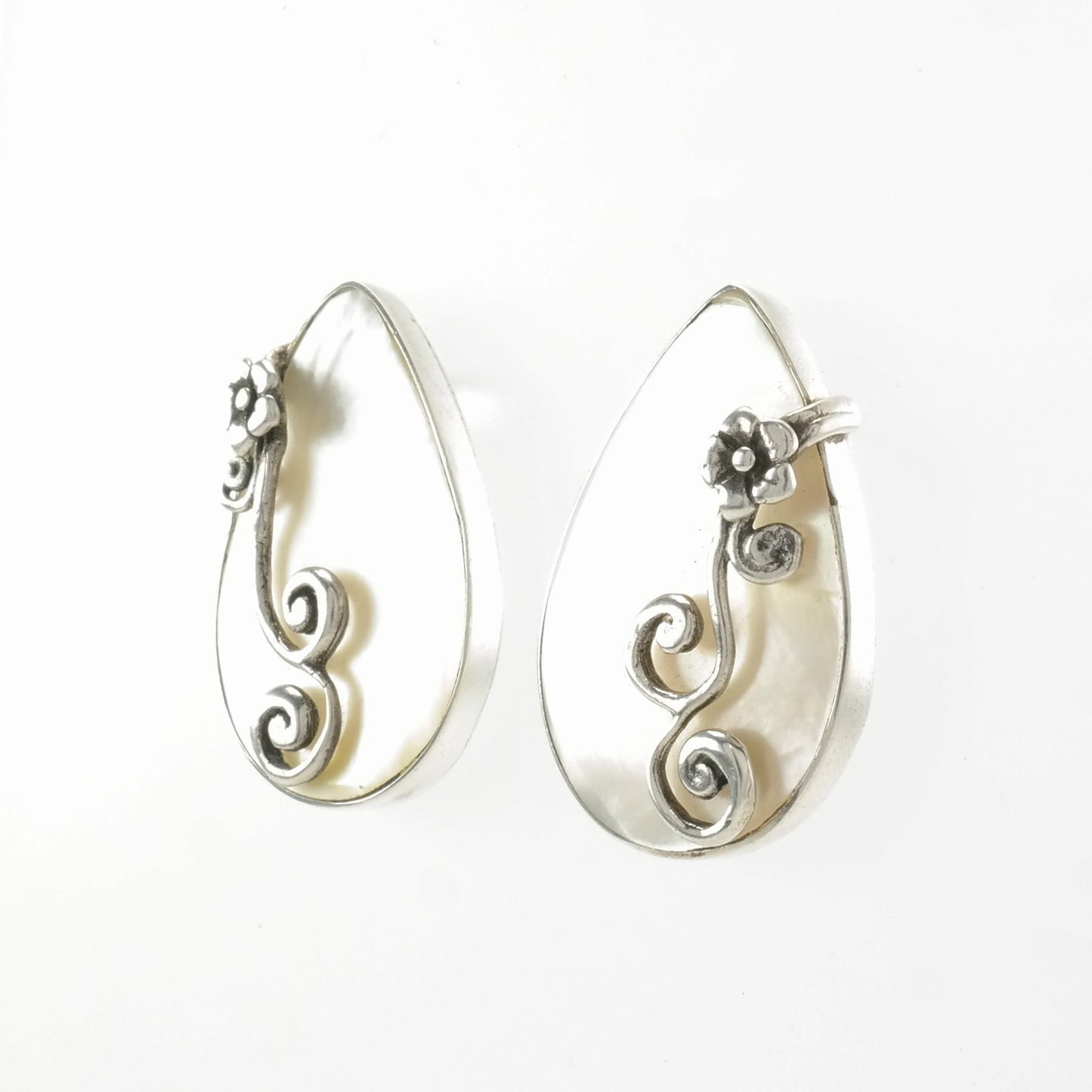 Sterling Silver Mother of Pearl Floral Earrings Stud