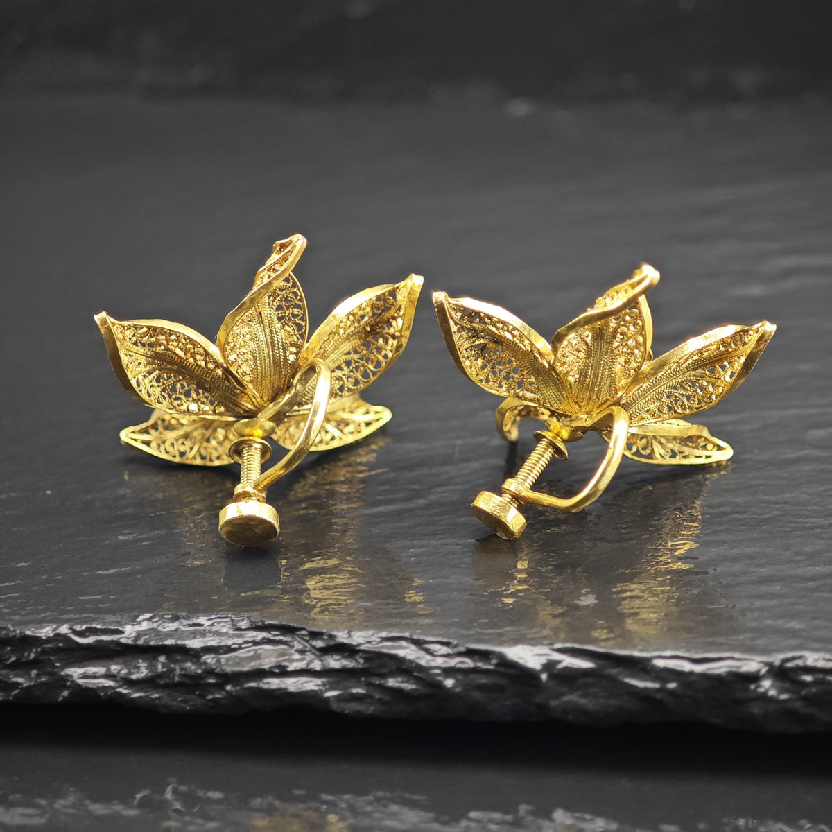 Vintage Gold Gilded Filigree Flower Sterling Silver Screw Back Earrings ER3209