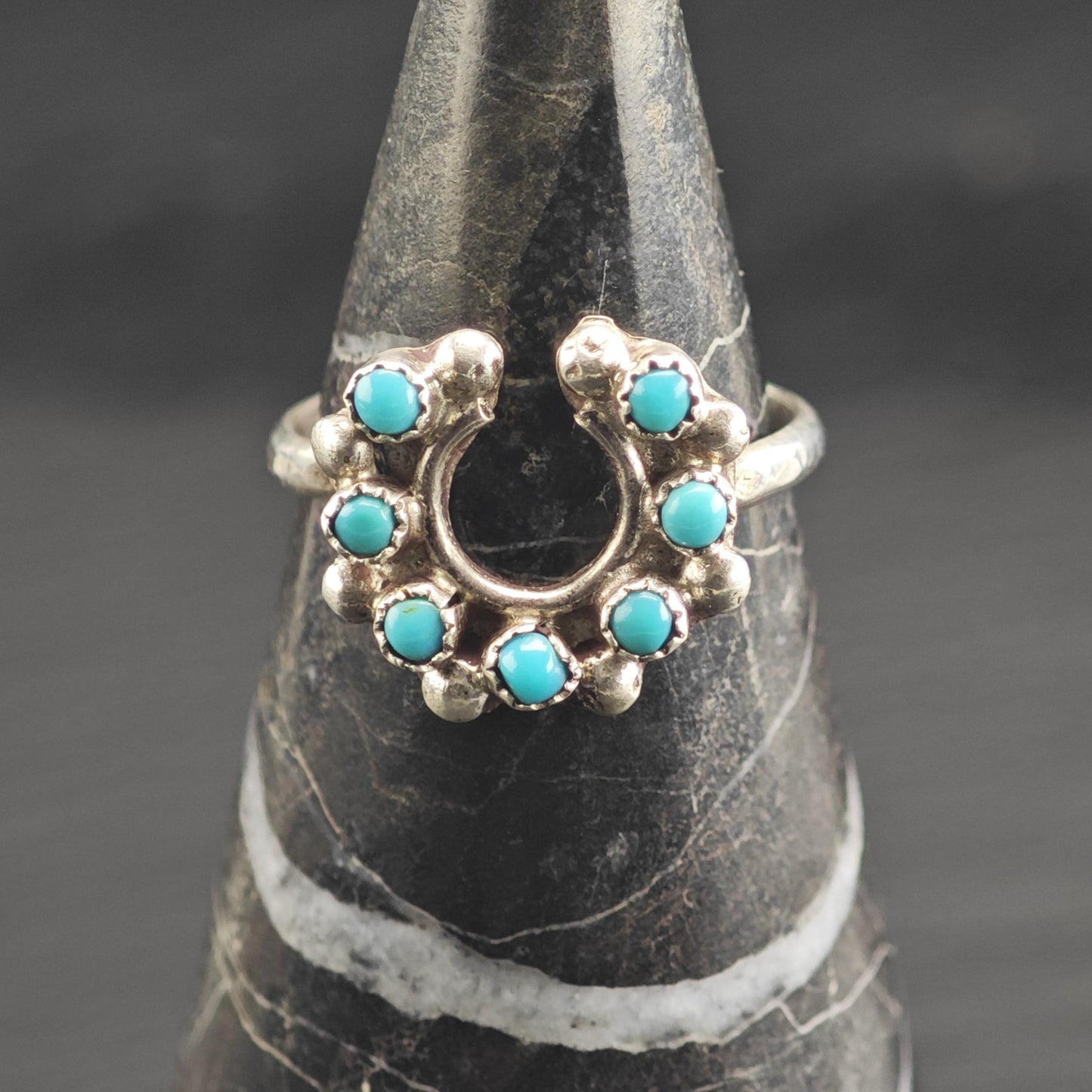 Vintage Native Petit Point Turquoise Horseshoe Shape Sterling Silver Ring Sz 6 3/4 R6662