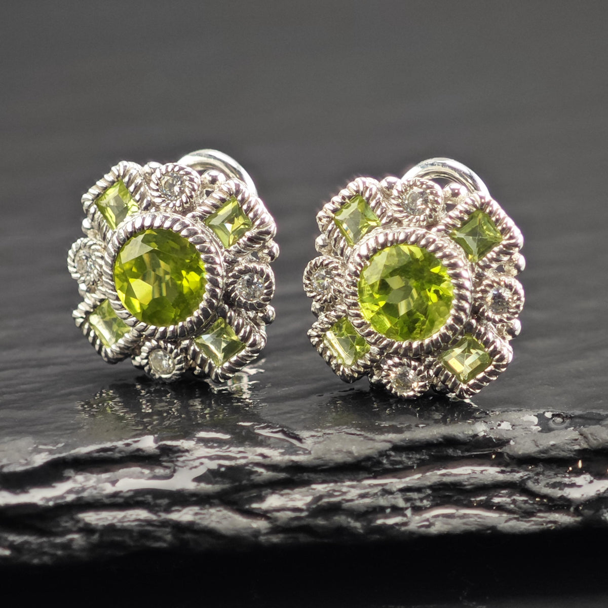 Vintage Judith Ripka Peridot Green CZ Stud Sterling Silver Earrings ER3235