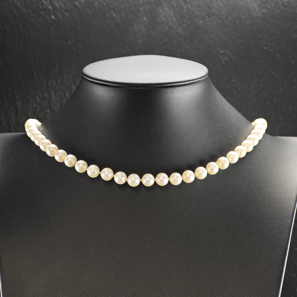 7mm White Pearl 14K Gold Clasp Beaded Necklace N2778