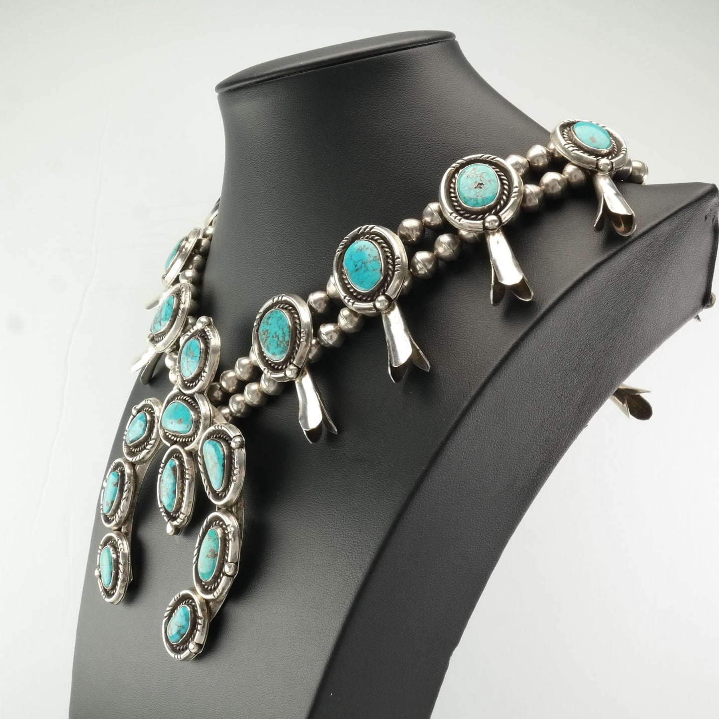 Vintage Native American Sterling Silver Blue Turquoise Necklace Squash Blossom
