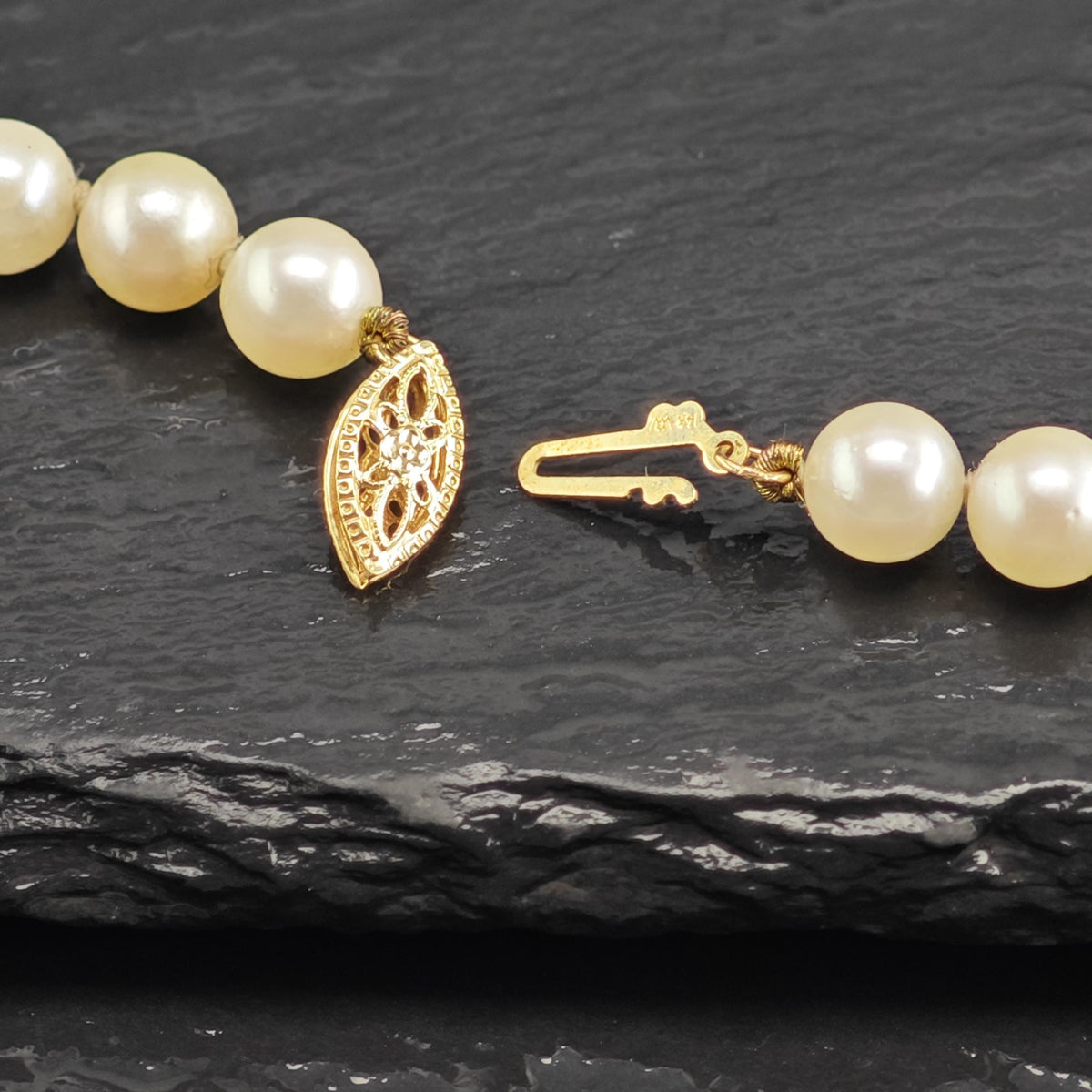 7mm White Pearl 14K Gold Clasp Beaded Necklace N2777