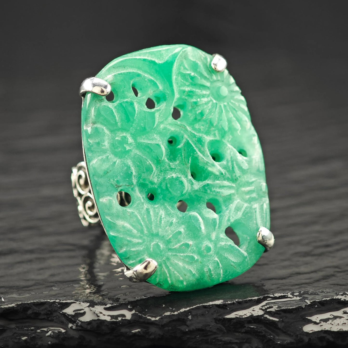 AKR Carved Quartzite Jade Ring Sterling Silver Floral Motif Size 8