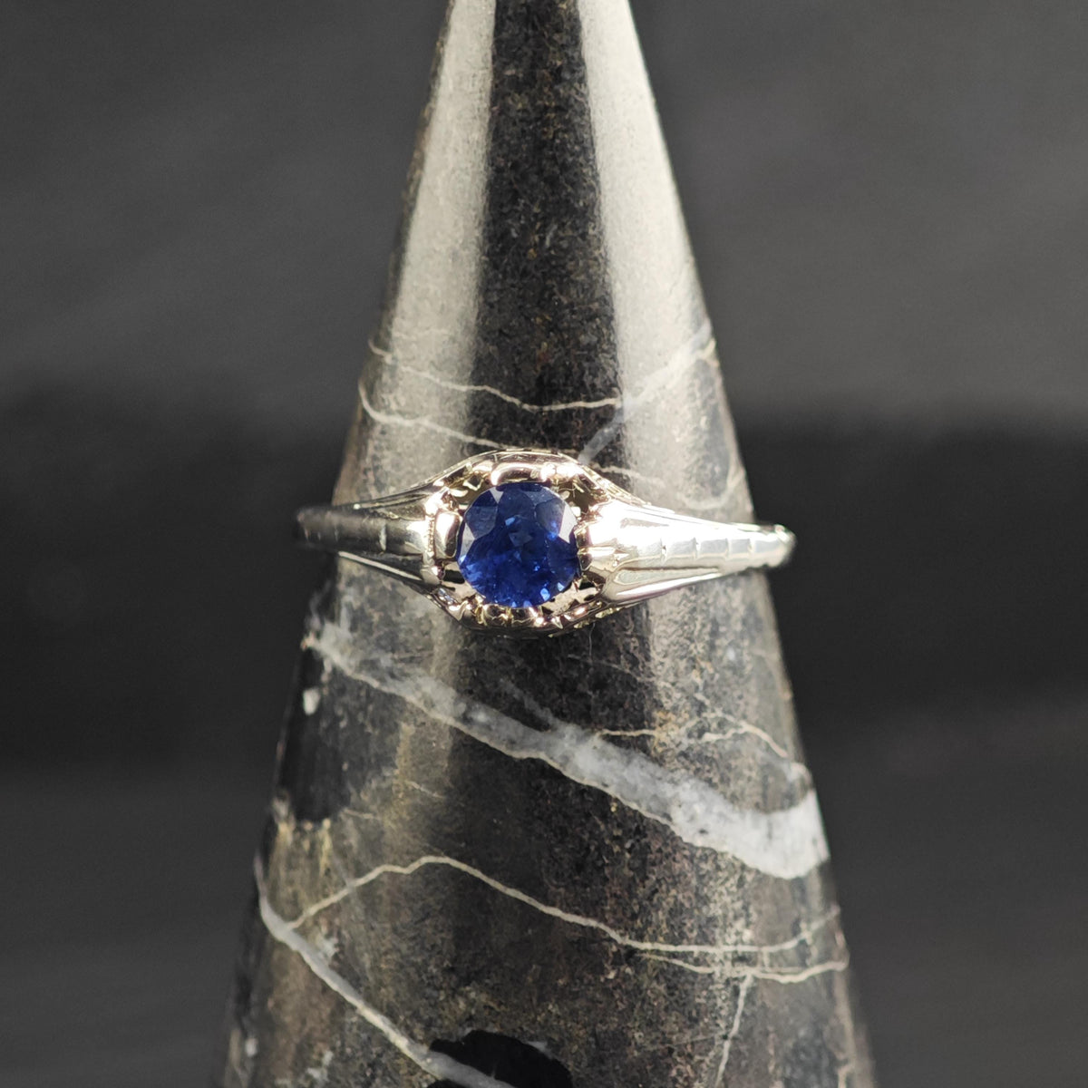 Antique .65 ct No Heat Sapphire 18K White Gold Ring Sz 7 1/2 R6762
