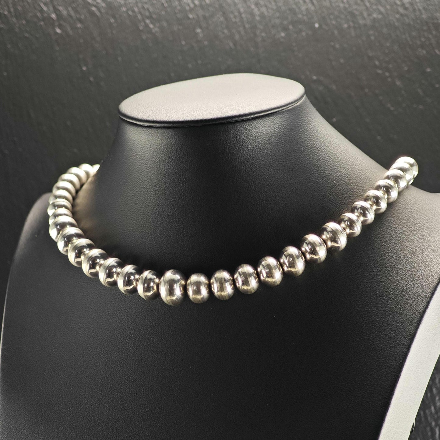 Vintage Native American 8-14mm Graduated Bench Sterling Silver Beaded Necklace N2770