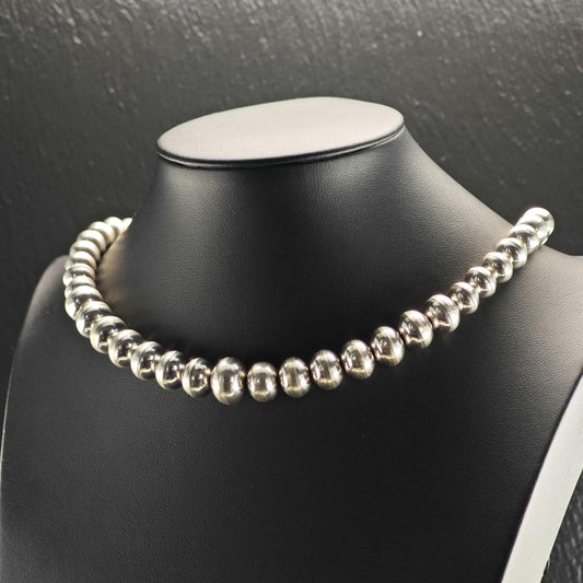 Vintage Native American 8-14mm Graduated Bench Sterling Silver Beaded Necklace N2770
