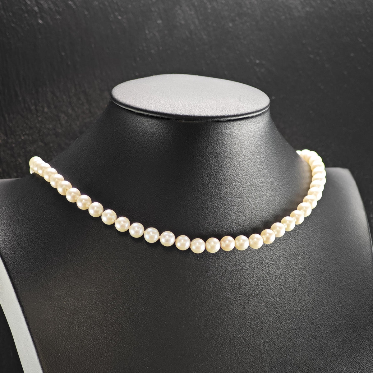 7mm White Pearl 14K Gold Clasp Beaded Necklace N2777