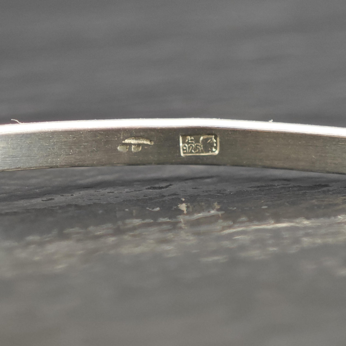 Resin Inlay Poland Dainty Sterling Silver Bangle Sz 6 3/4" BR3126
