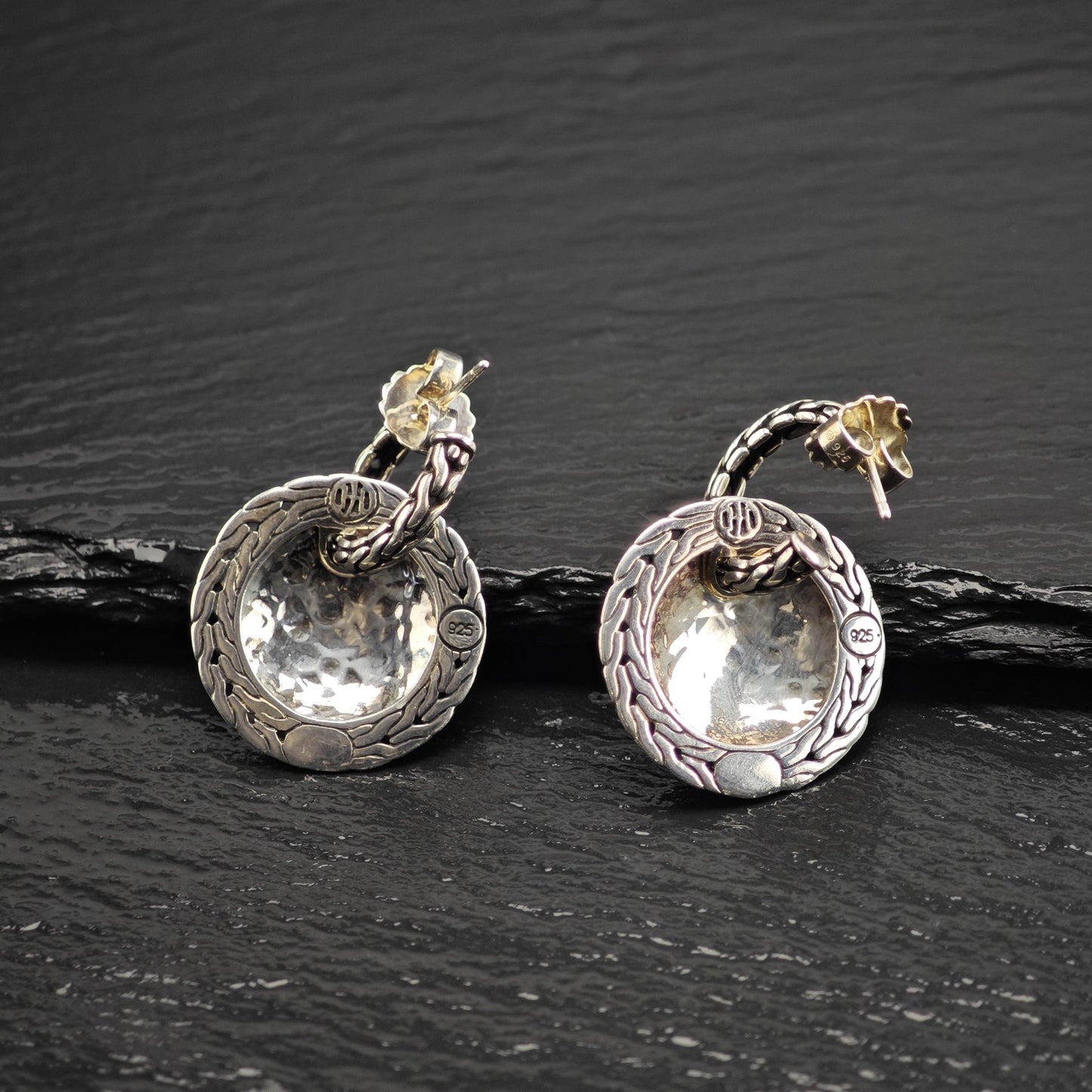 Vintage John Hardy Hammered Shield Stud Sterling Silver Earrings ER3189