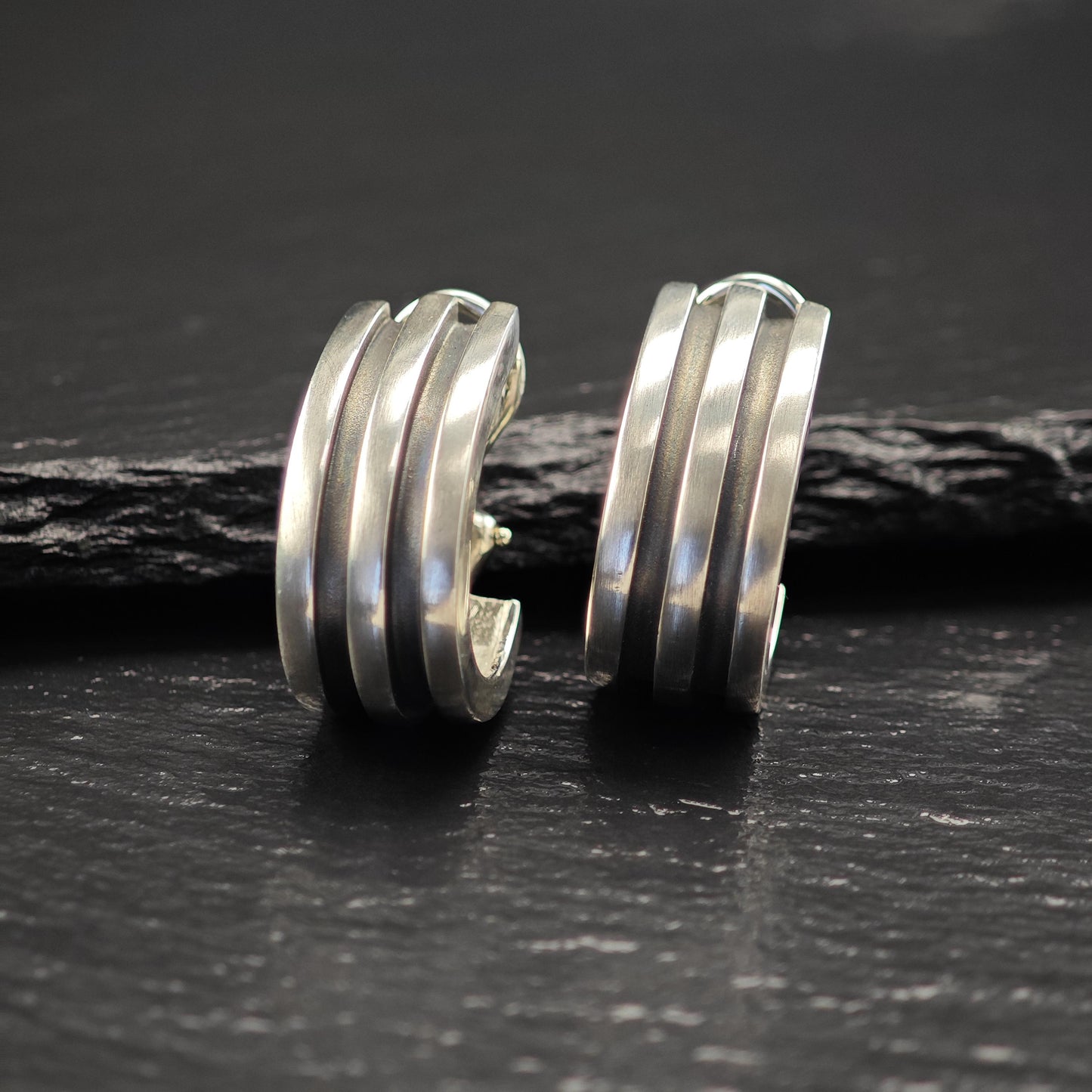 Tiffany Atlas 1995, Incise Omega Back Earrings Sterling Silver