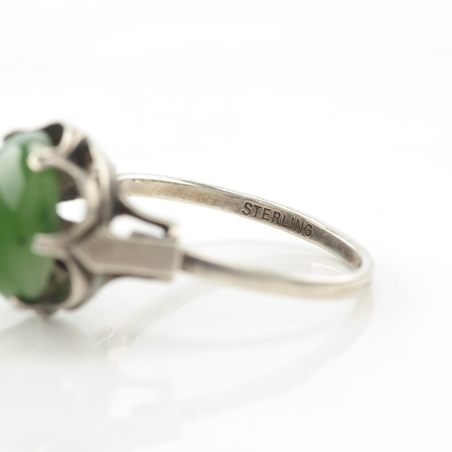 Sarah Coventry Nephrite Sterling Silver Green Ring Size 8 3/4