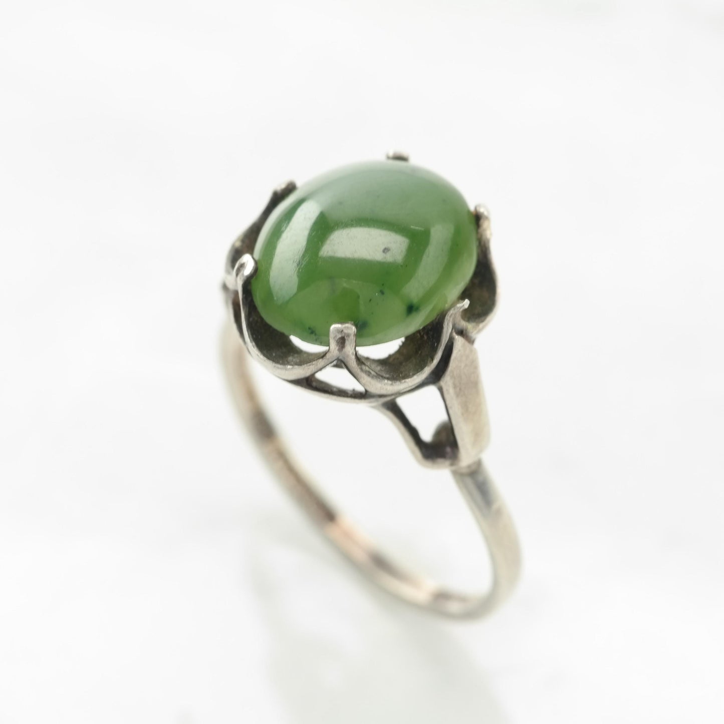 Sarah Coventry Nephrite Sterling Silver Green Ring Size 8 3/4