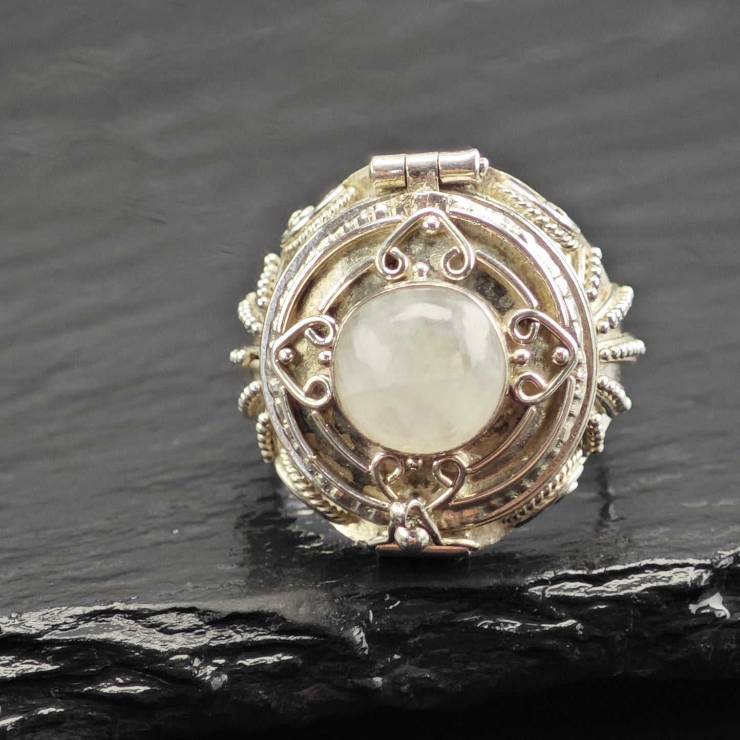 Moonstone Posion Locket Sterling Silver Ring Sz 7 1/2 R6740