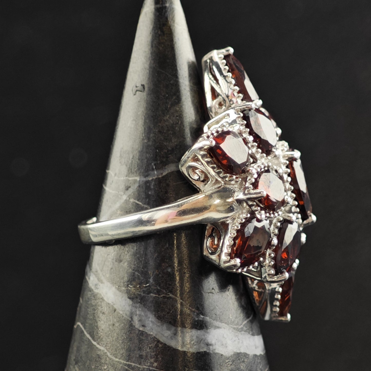 Teardrop Garnet Cluster Sterling Silver Ring Sz 7 R6567