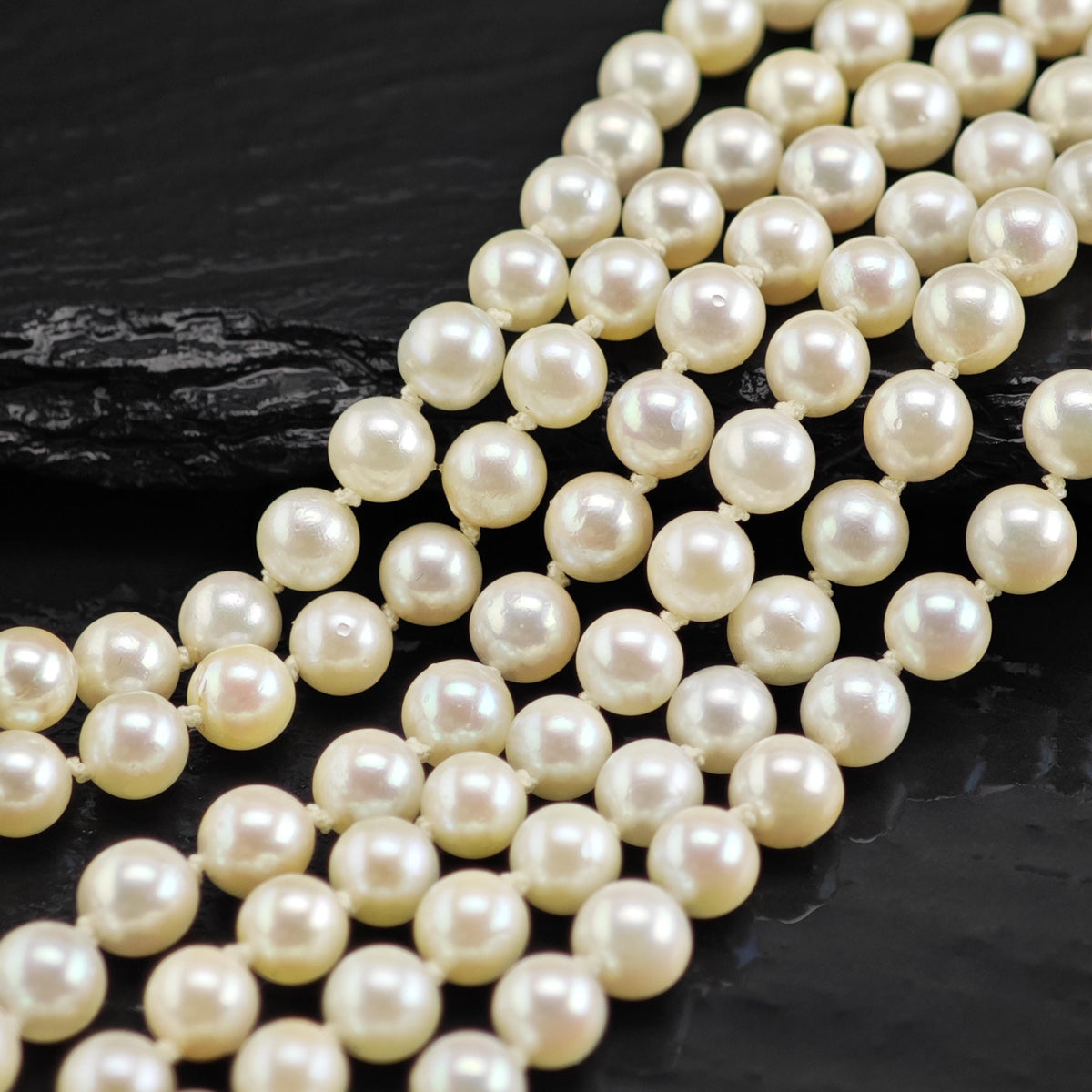 5mm White Pearl Tri-Strand 14K Gold Clasp Beaded Necklace N2776