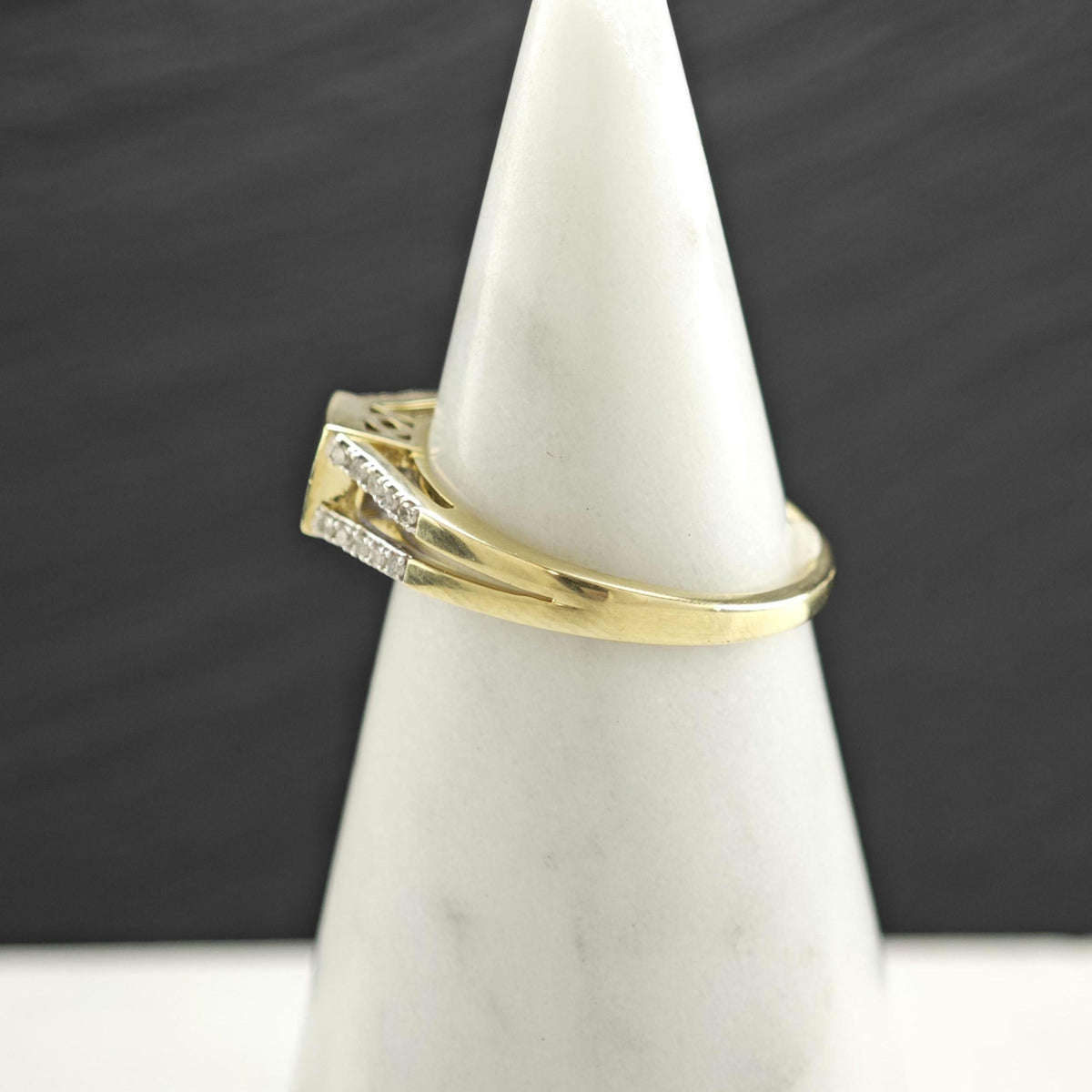 Invisible Set Diamonds 10K Yellow Gold Ring Sz 8 R6779