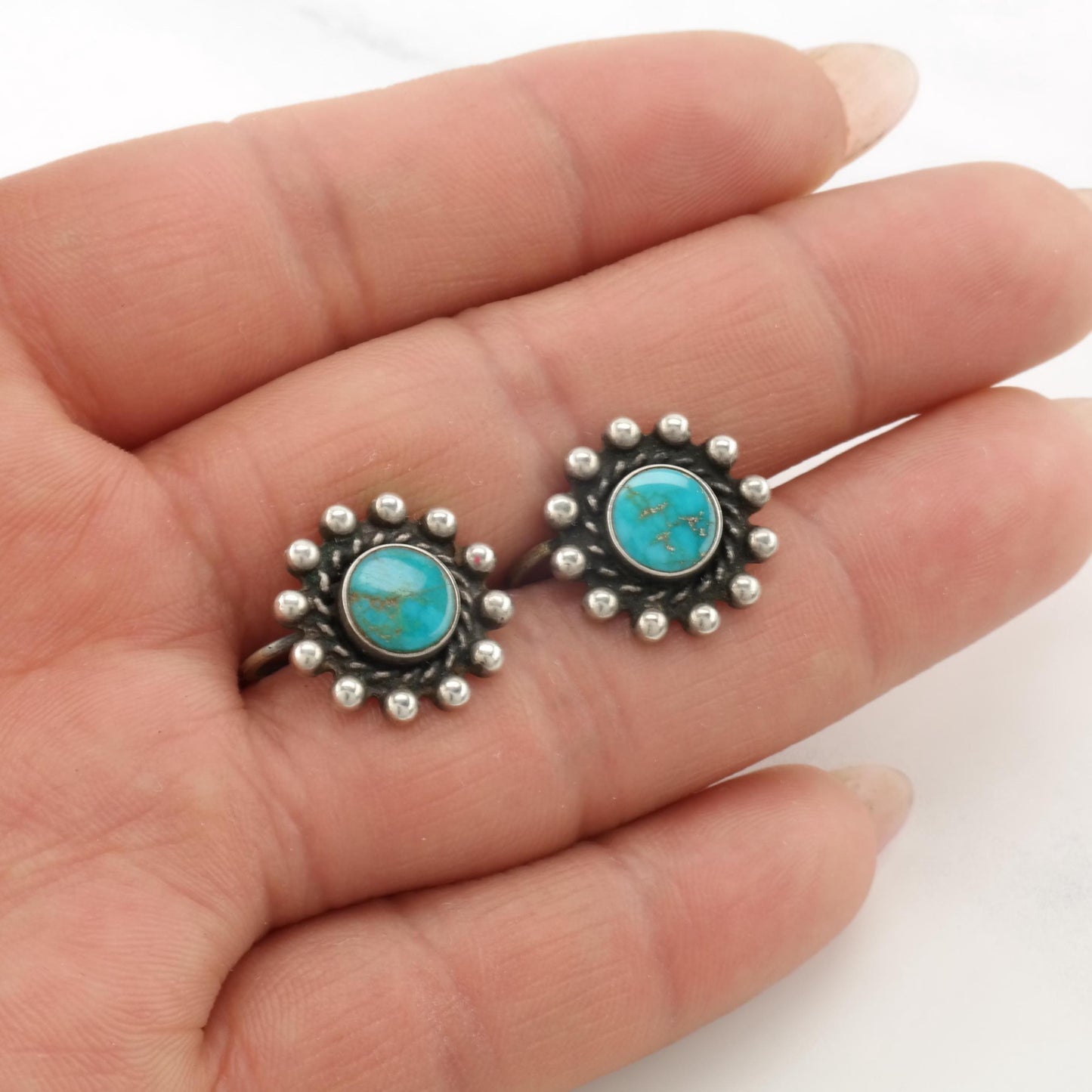 1940's Native Sterling Silver Screw Back Earring ER2838