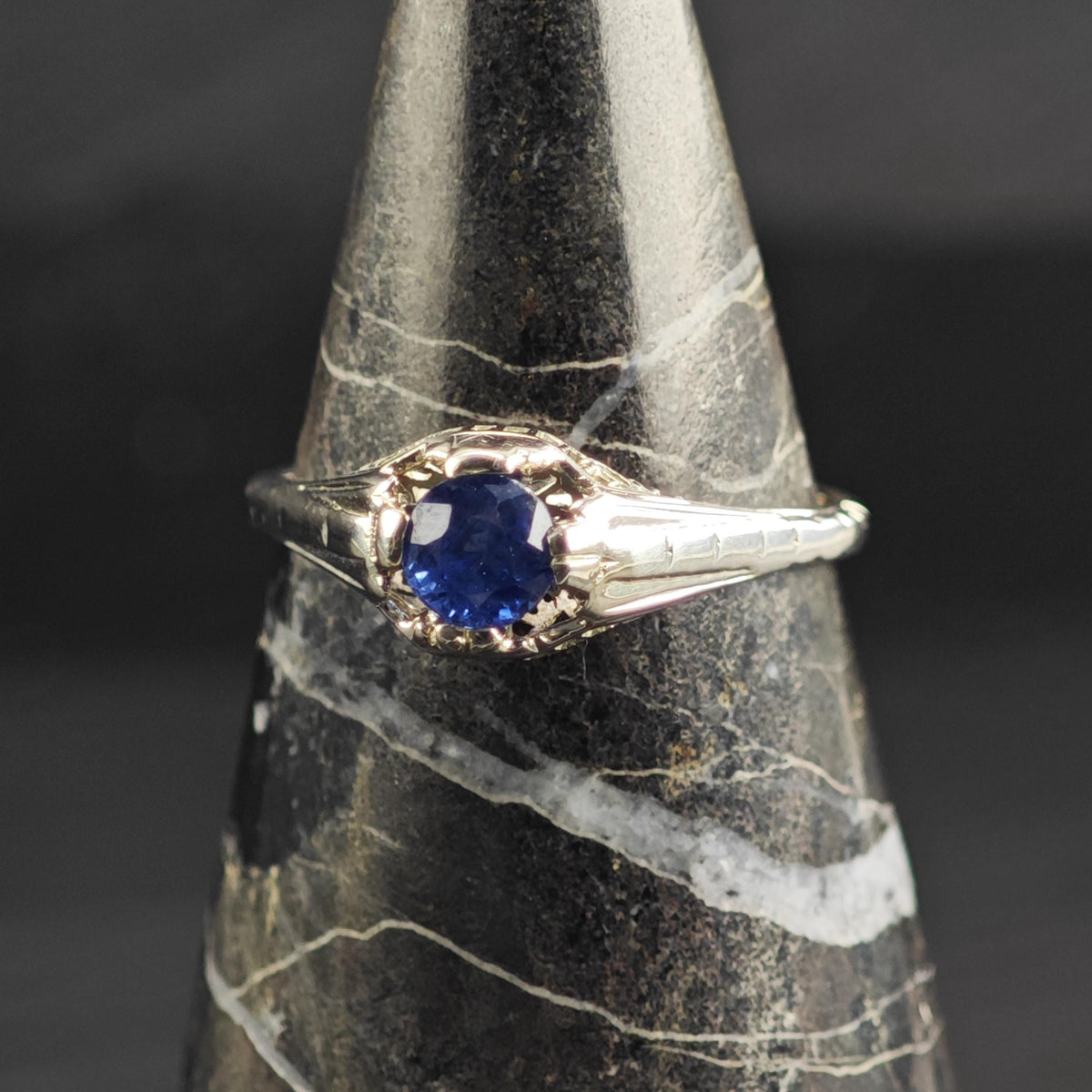 Antique .65 ct No Heat Sapphire 18K White Gold Ring Sz 7 1/2 R6762