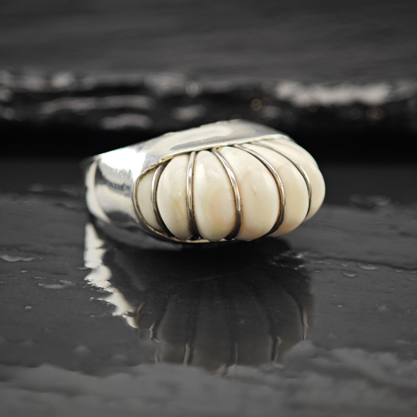 Sterling Silver Ring: Mexico Oyster Shell - Vintage Style Size 7 1/2