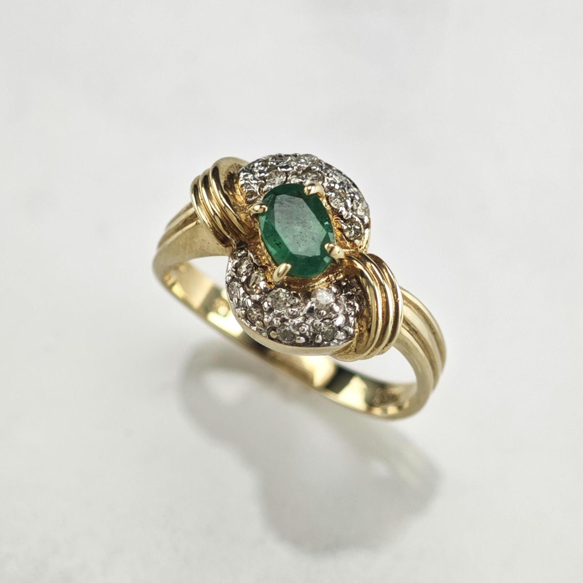 Emerald Diamond Cluster 14K Gold Ring Sz 6 1/4 R6790
