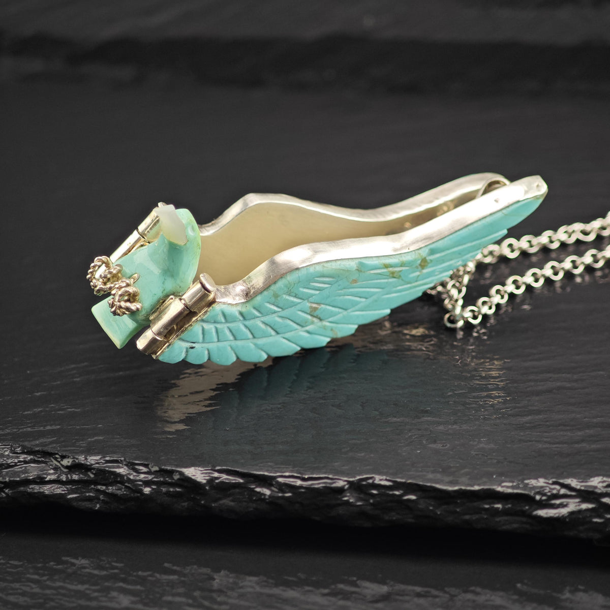 Vintage Navajo Carved Turquoise Eagle Pendant Necklace N2786