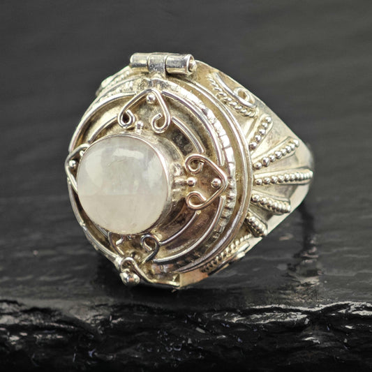 Moonstone Posion Locket Sterling Silver Ring Sz 7 1/2 R6740