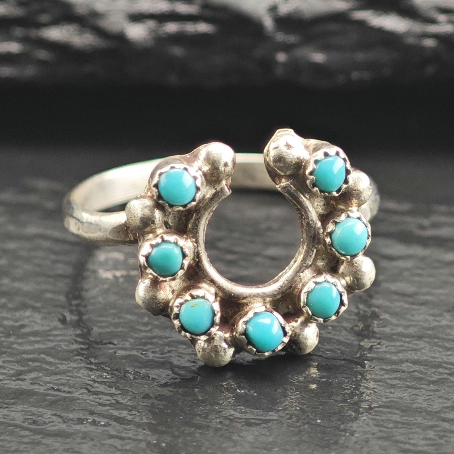 Vintage Native Petit Point Turquoise Horseshoe Shape Sterling Silver Ring Sz 6 3/4 R6662