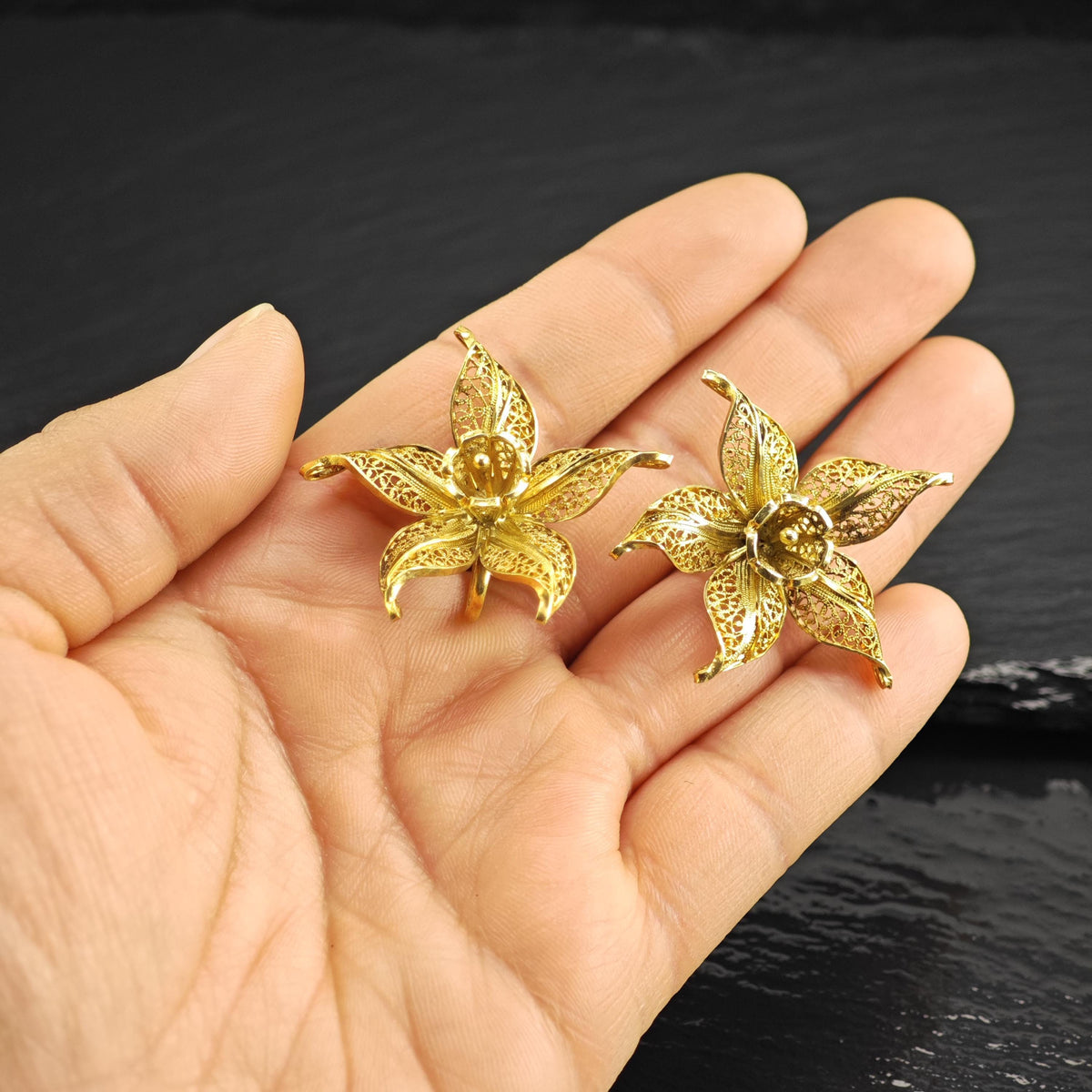 Vintage Gold Gilded Filigree Flower Sterling Silver Screw Back Earrings ER3209