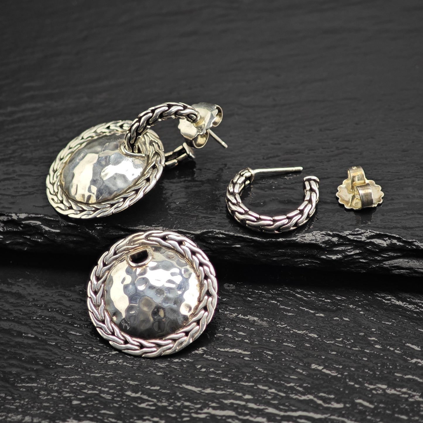 Vintage John Hardy Hammered Shield Stud Sterling Silver Earrings ER3189