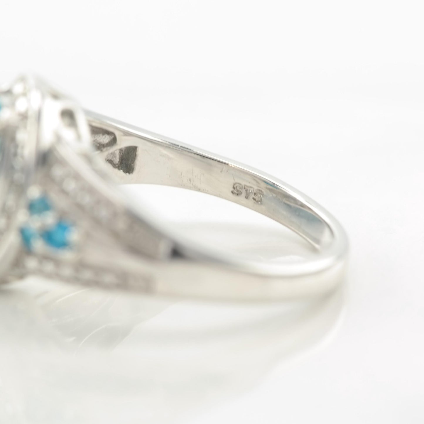Vintage Sterling Silver Ring Turquoise Apatite Blue Size 6