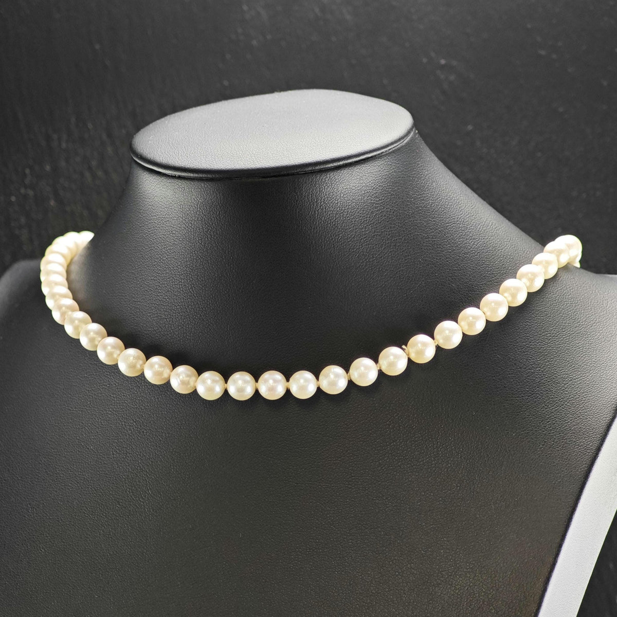 7mm White Pearl 14K Gold Clasp Beaded Necklace N2778