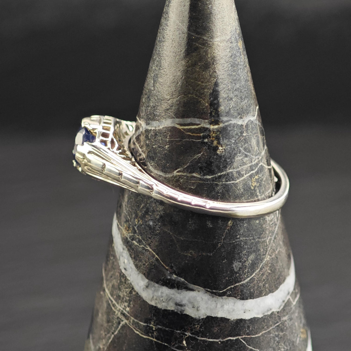 Antique .65 ct No Heat Sapphire 18K White Gold Ring Sz 7 1/2 R6762