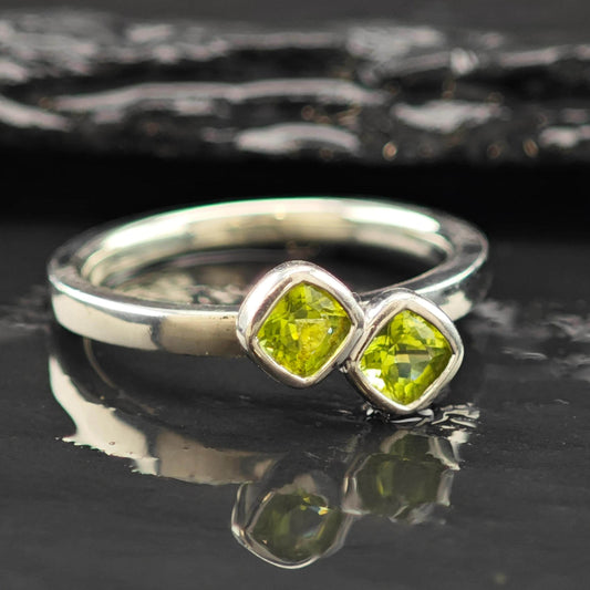 Double Peridot Band Ring Sterling Silver Sz 7 R6212