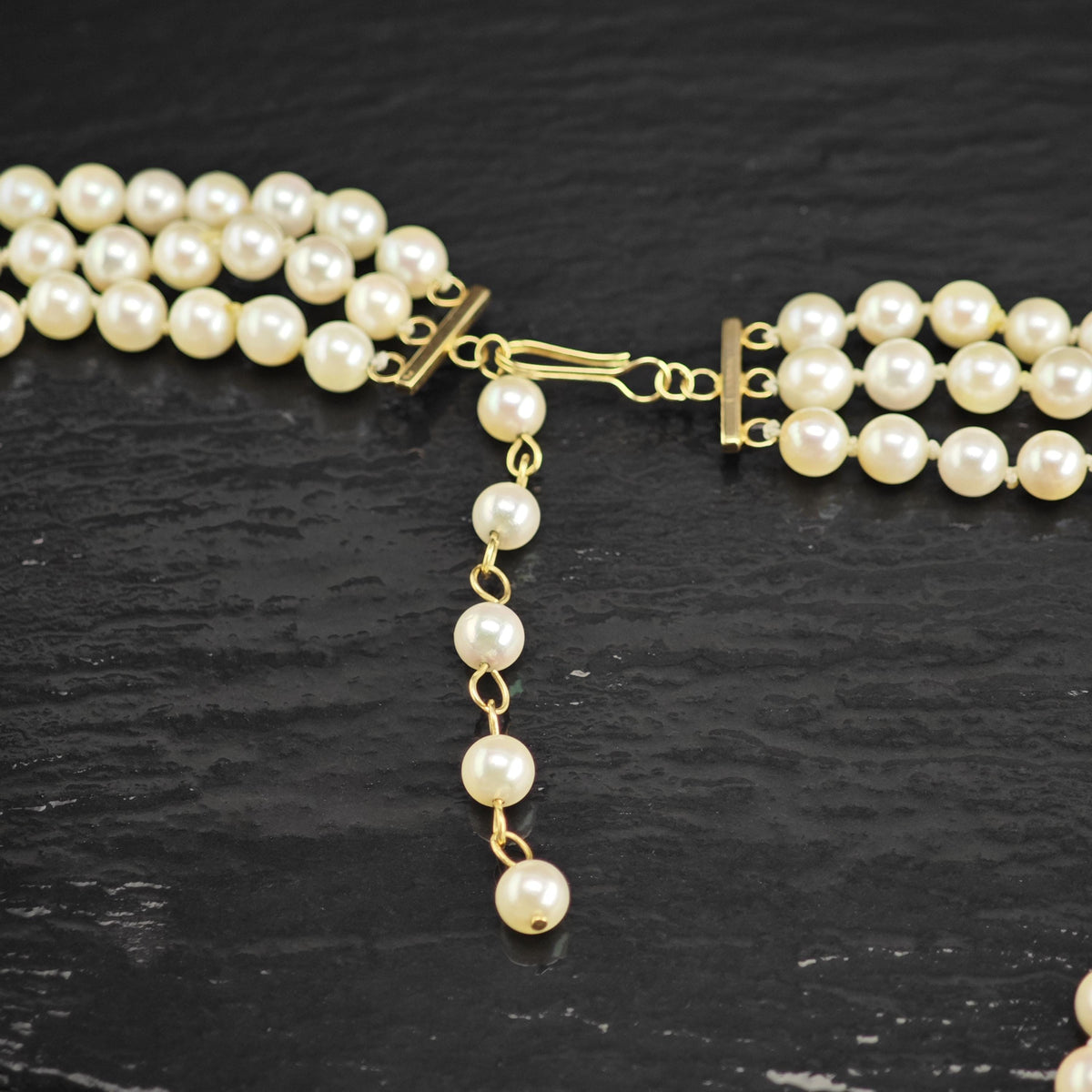 5mm White Pearl Tri-Strand 14K Gold Clasp Beaded Necklace N2776