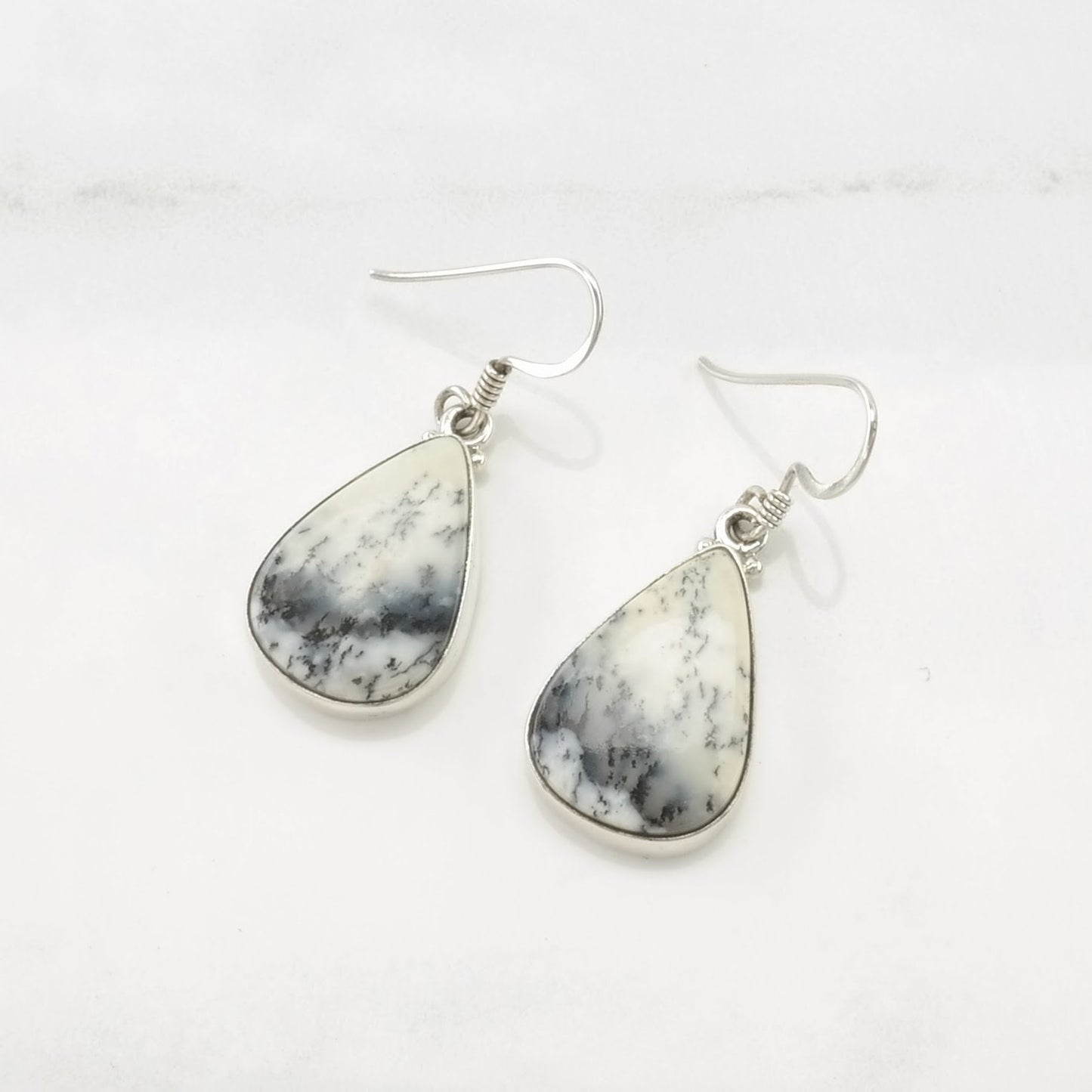 Vintage Sterling Silver Fish Hook Earrings Black, White Agate Teardrop
