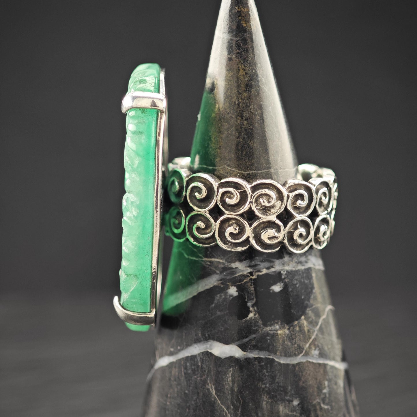 AKR Carved Quartzite Jade Ring Sterling Silver Floral Motif Size 8