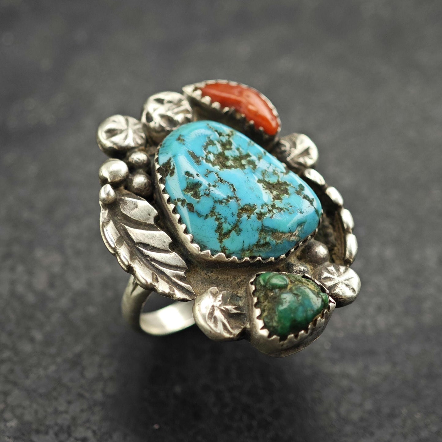 Native American Turquoise & Coral Stamped Detailing Sterling Silver Ring Sz 8.5 R6549