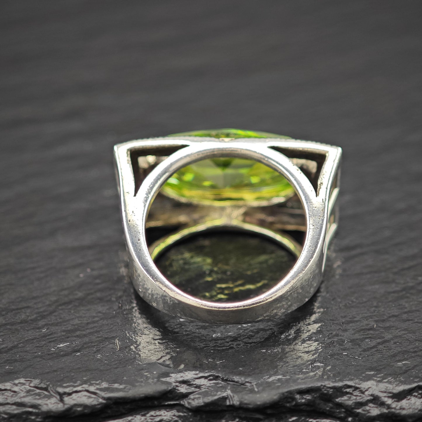 Green Gemstone Sterling Silver Ring Size 6 1/4 R6106