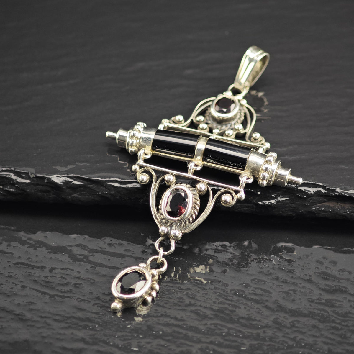 Garnet & Onyx Sterling Silver Pendant P3100