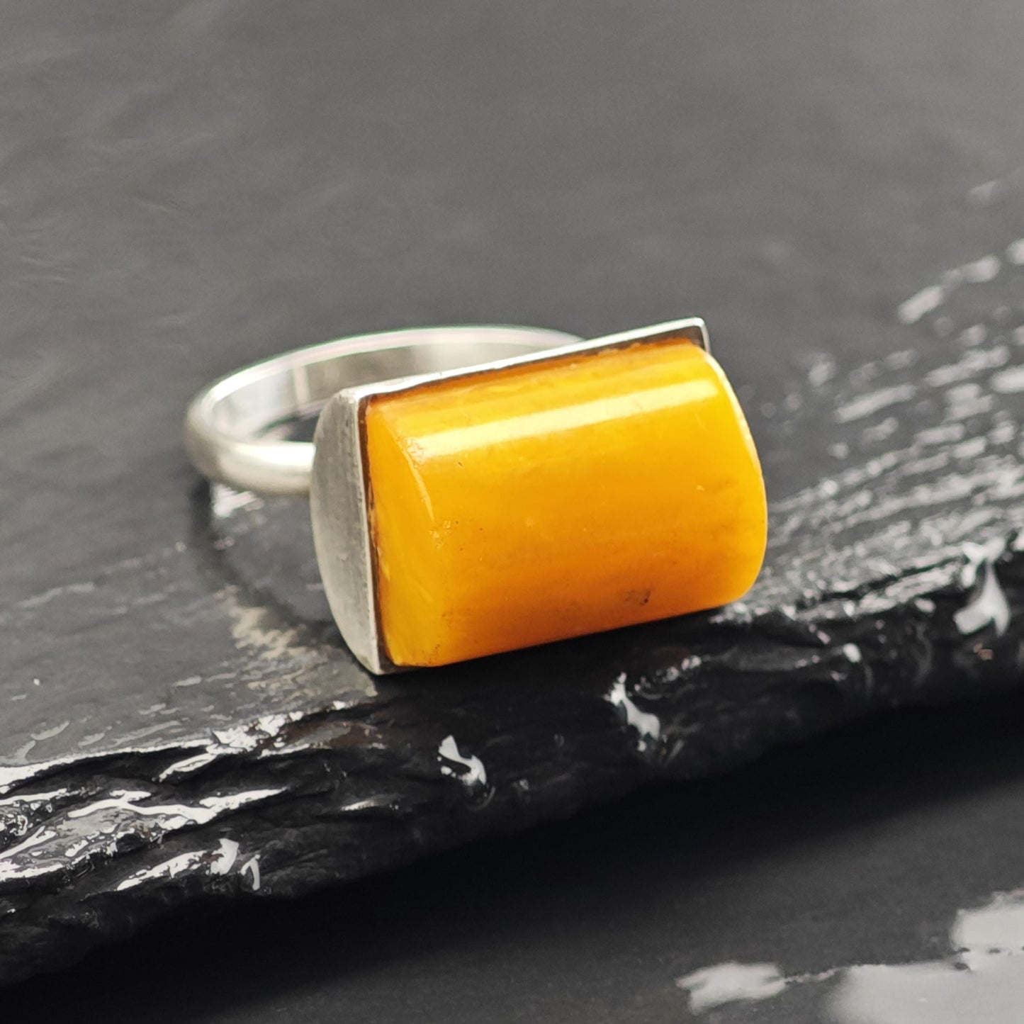 Modernist Butterscotch Amber Sterling Silver Ring Sz 7 1/4 R6728